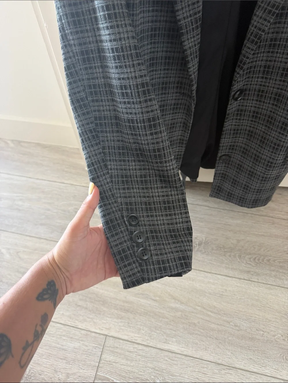 Fashion Nova Men's Black & Gray Plaid Sport Coat